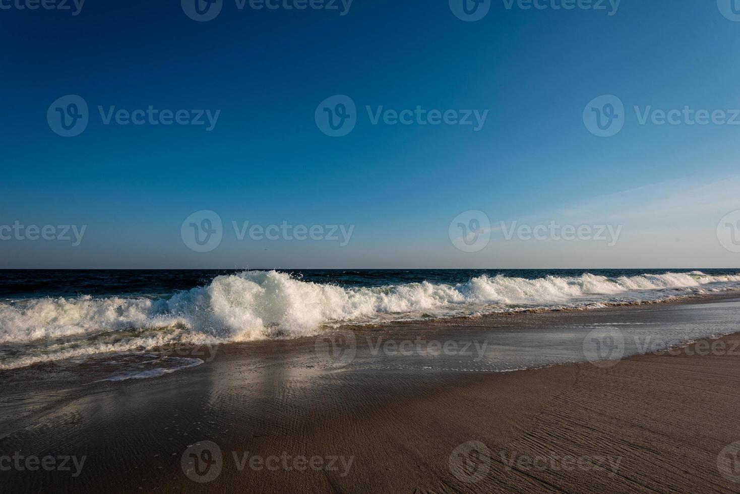 luisteren naar oceaangolven foto