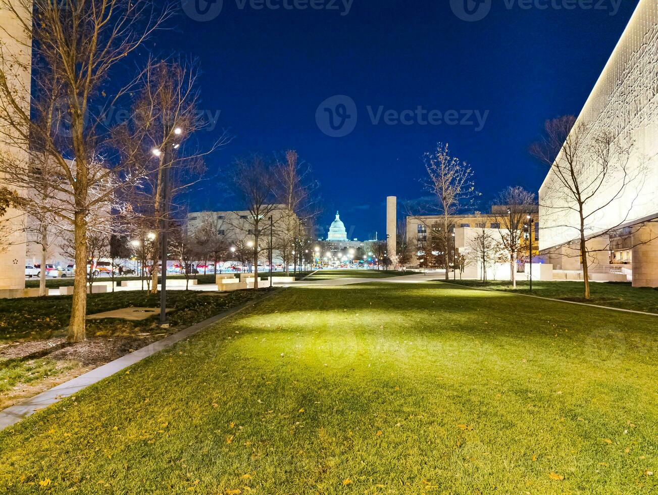 visie van de Capitol van de dwight eisenhower gedenkteken gronden. avond foto