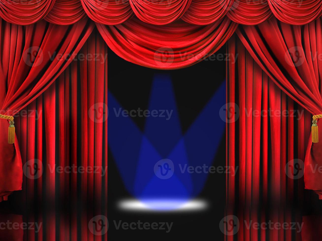 rood theaterpodium met blauwe spotlichten foto