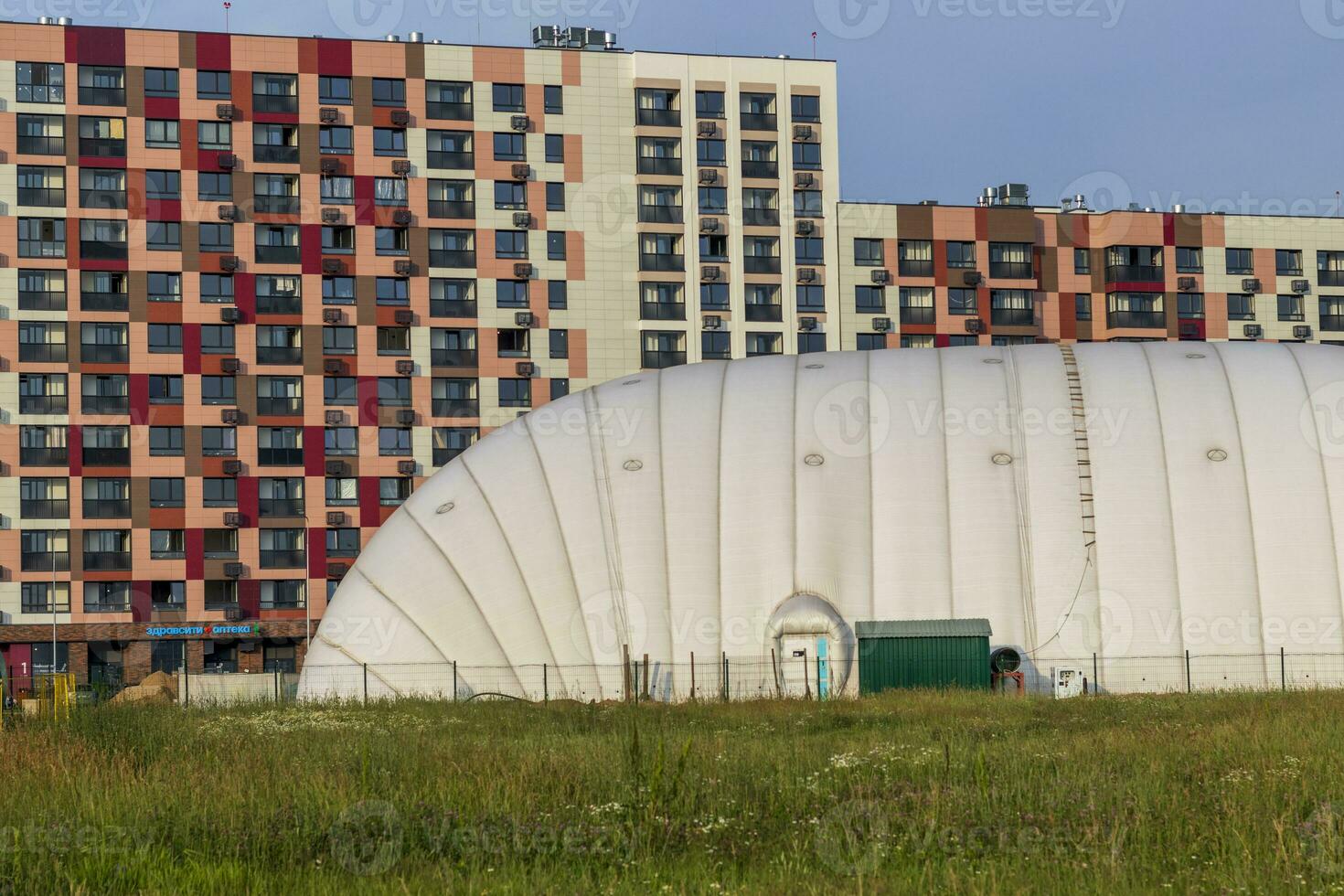 dichtbij omhoog schot van modern residentie wijk. stedelijk foto