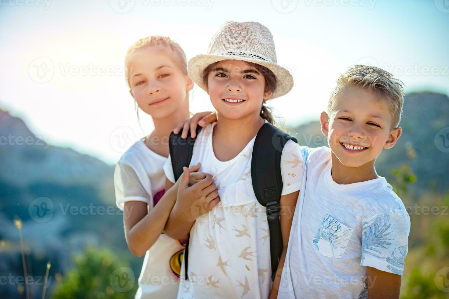 drie gelukkige vrienden foto