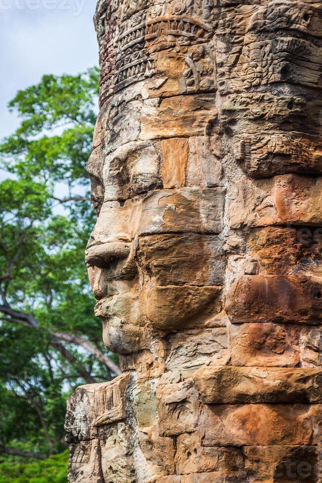 steen muurschilderingen en sculpturen in Angkor wat, Cambodja foto