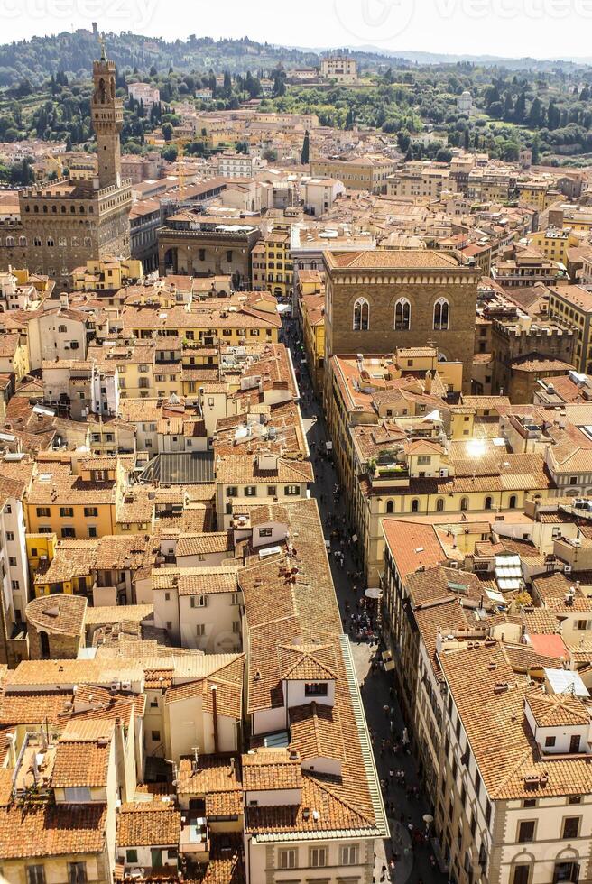 top visie van campanile Giotto Aan de historisch centrum van Florence, Italië foto