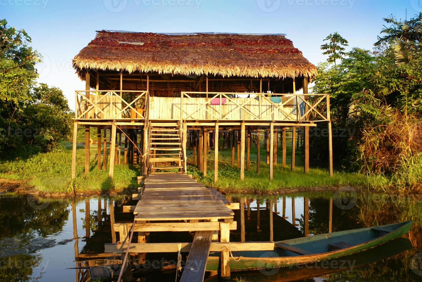 Peru, Peruaanse amazonas landschap. de foto Cadeau typisch Indisch stammen regeling in amazon