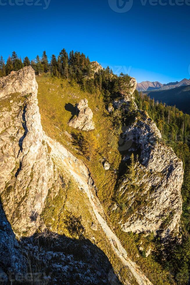 uitzicht op Tatra-gebergte vanaf wandelpad. Polen. Europa. foto