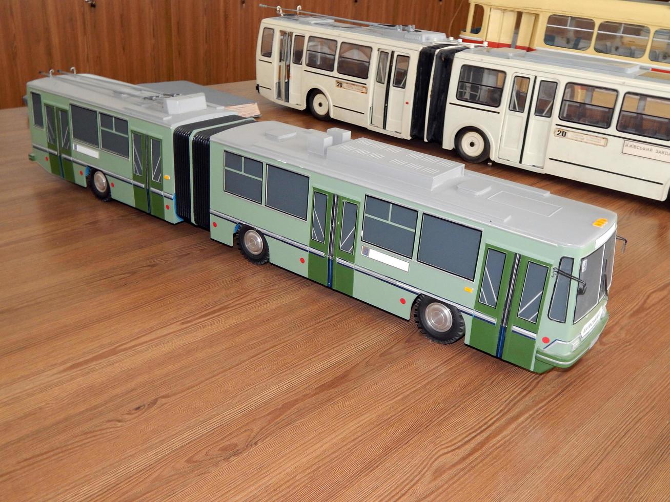 modellen van trolleybussen, modellen van elektrisch stadsvervoer foto