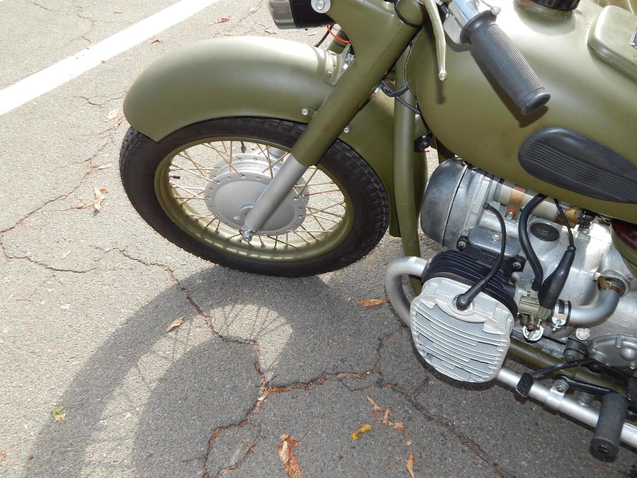 retro motorfiets en fiets antieke onderdelen en elementen foto