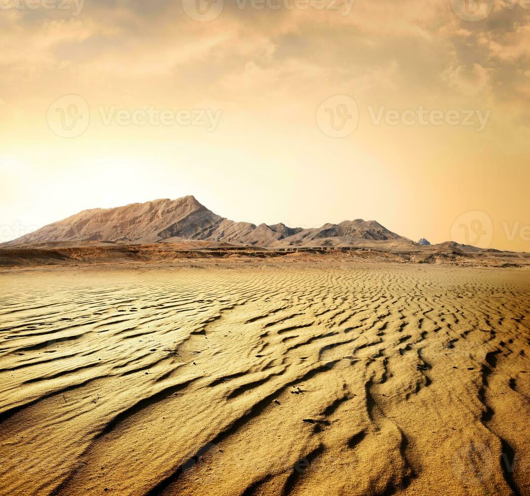 Egyptische rotsachtige woestijn foto