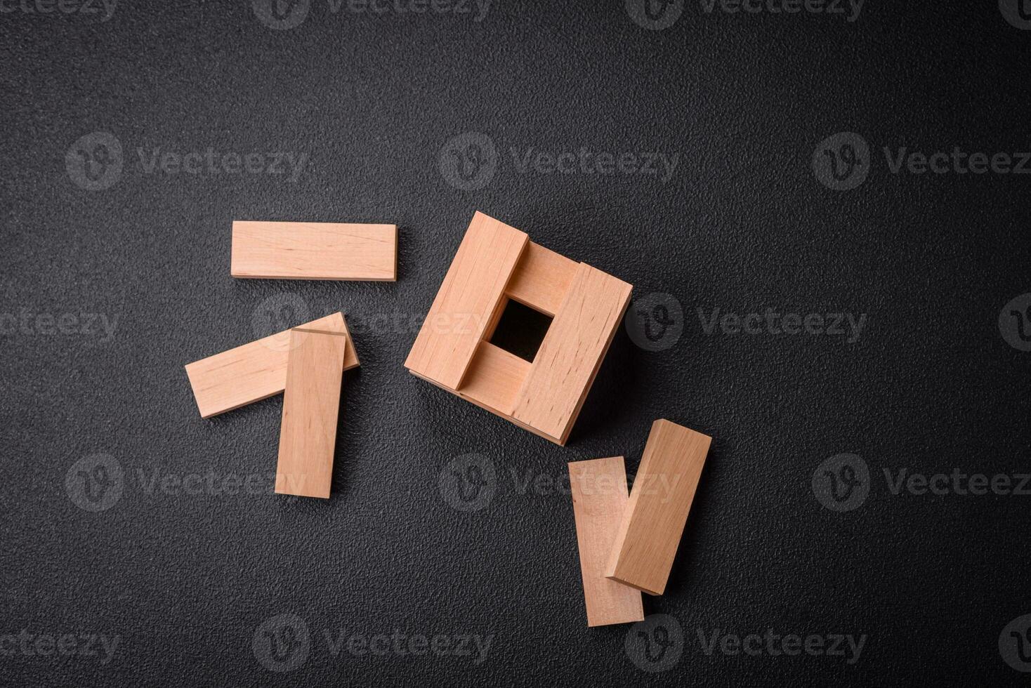 houten blokken van jenga spel net zo een concept idee van risico in bereiken een doel foto