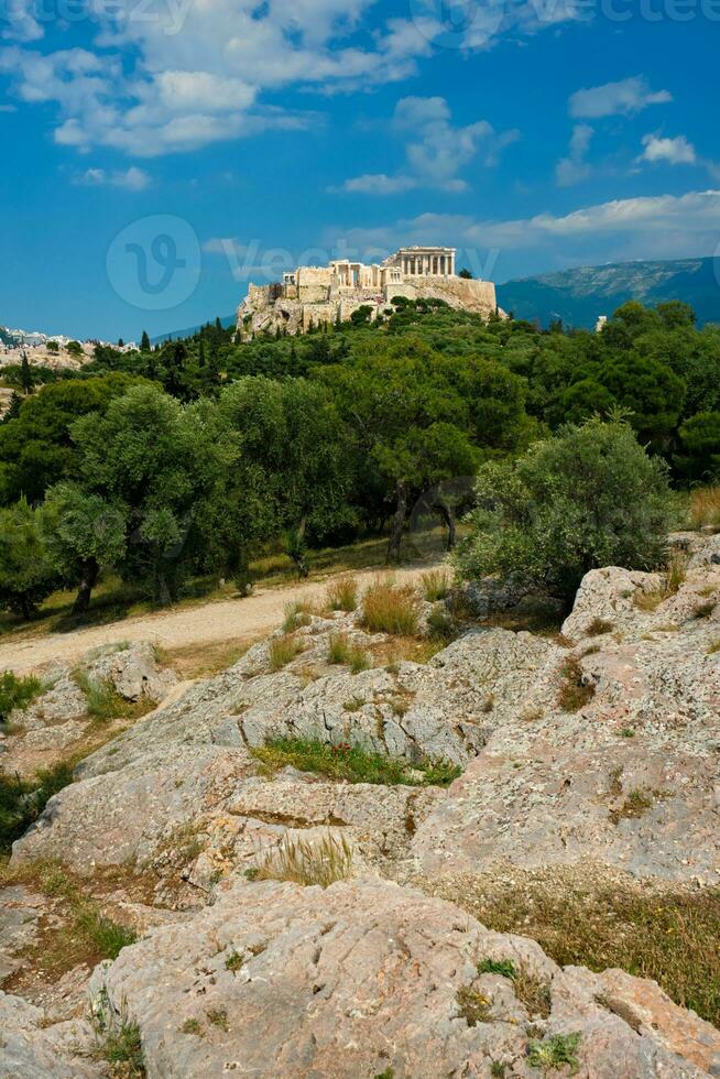 iconisch Parthenon tempel Bij de acropolis van Athene, Griekenland foto