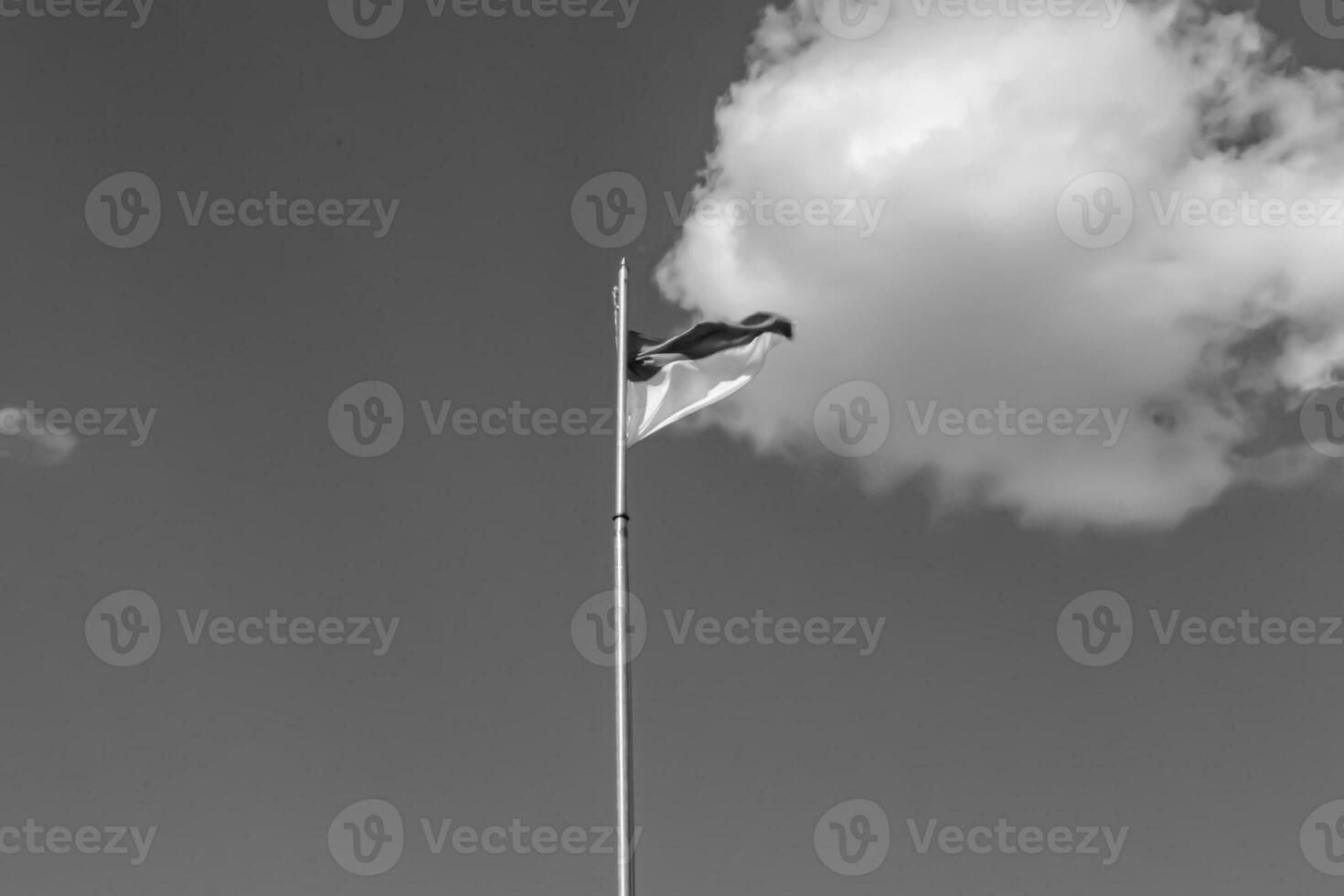 fotografie Aan thema nationaal oekraïens vlag in vredig lucht foto