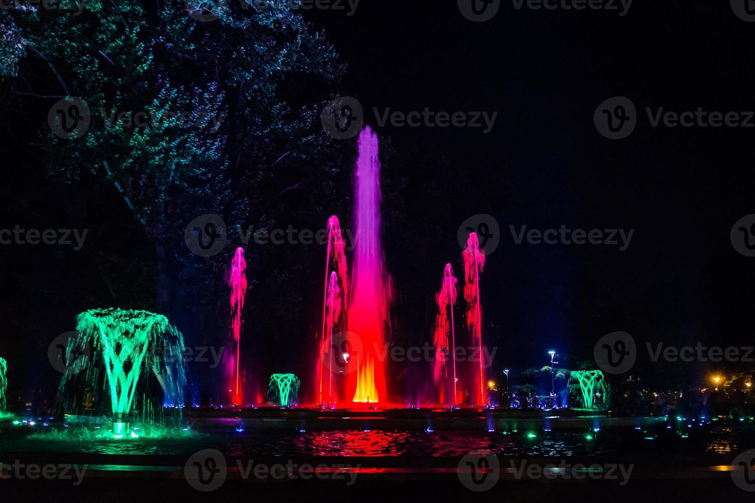 kleurrijke muzikale fontein foto