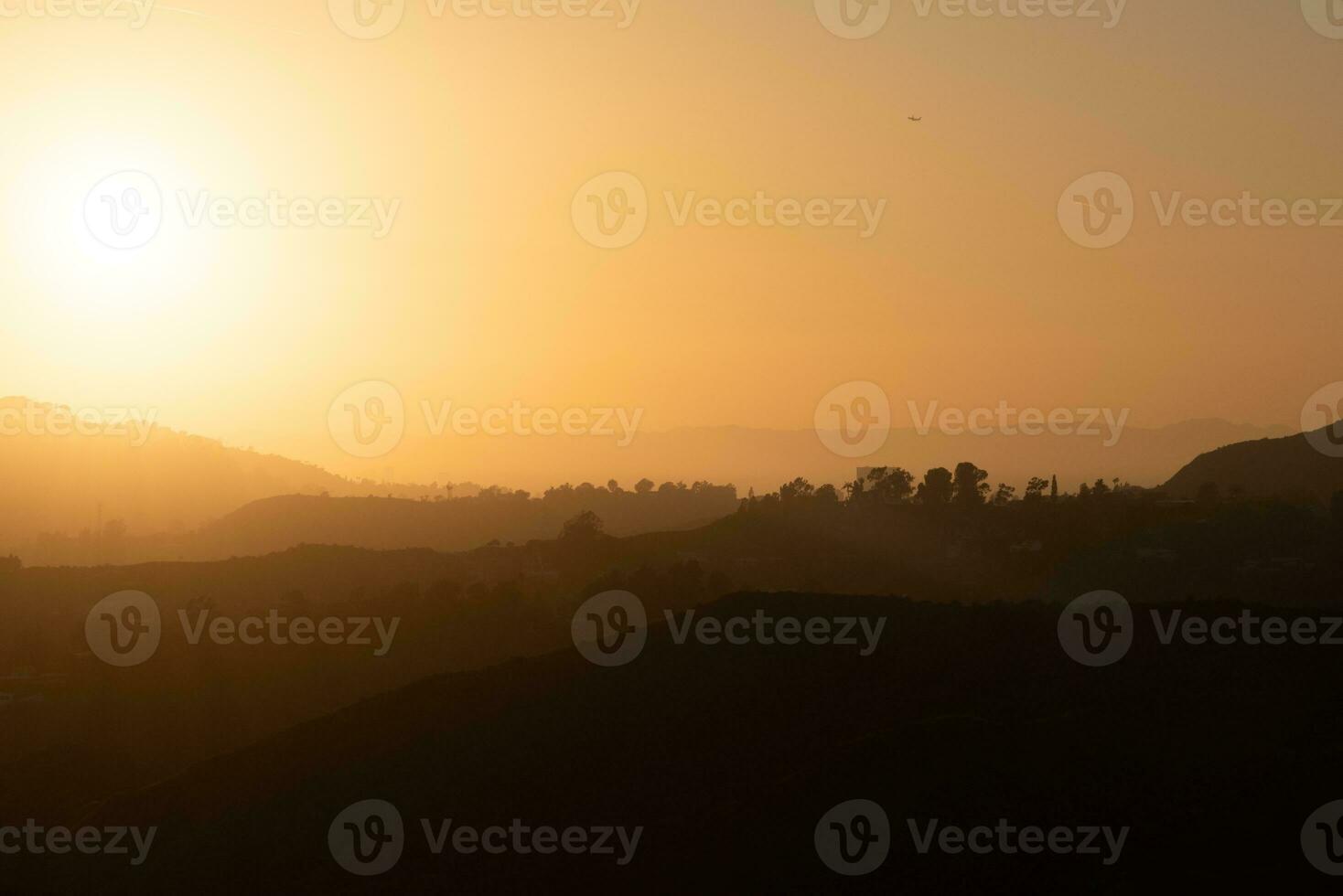 vaag zonsondergang over- los angeles foto