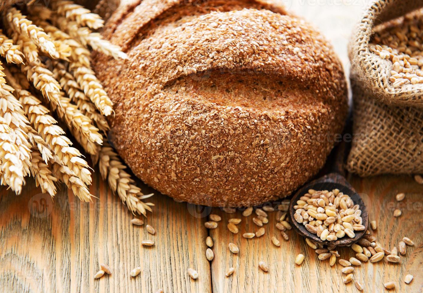 brood op tafel foto