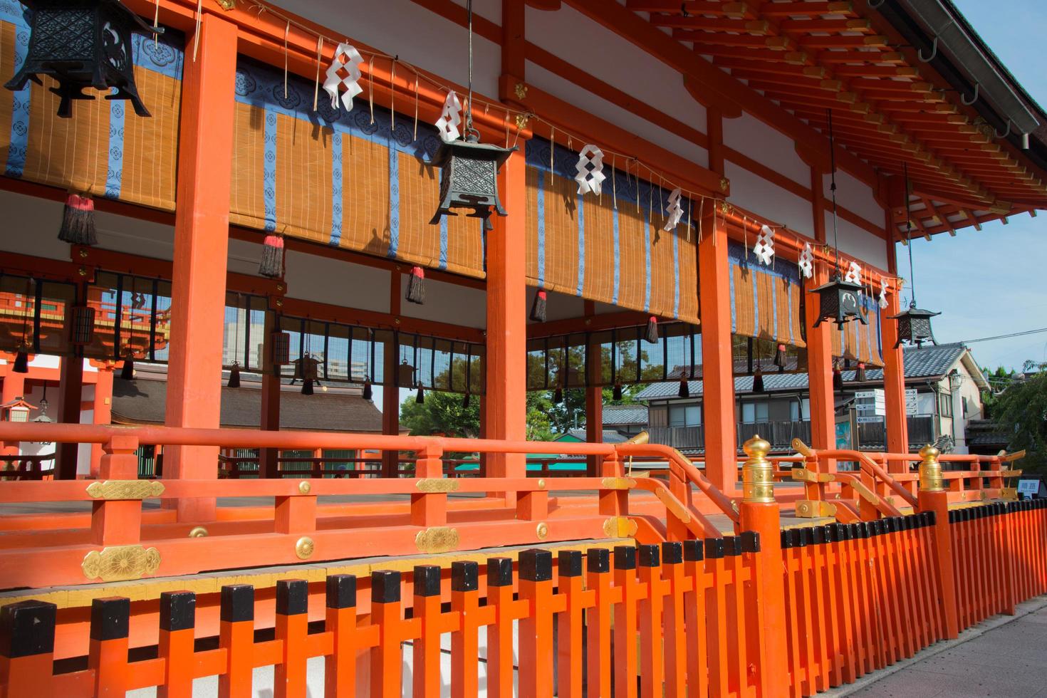 shinto-schrijn in de buurt van Kyoto, Fushimi Inari, zonder mensen foto