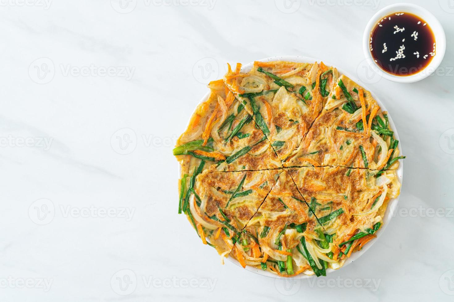 pajeon of Koreaanse pannenkoek of Koreaanse pizza foto
