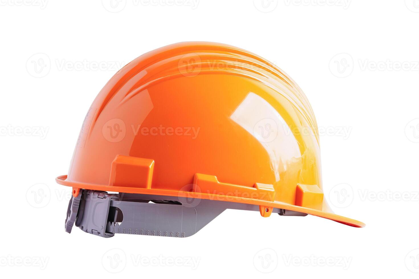 oranje helm geïsoleerd Aan wit achtergrond met knipsel pad, beschermen naar veiligheid voor ingenieur in bouw plaats. foto