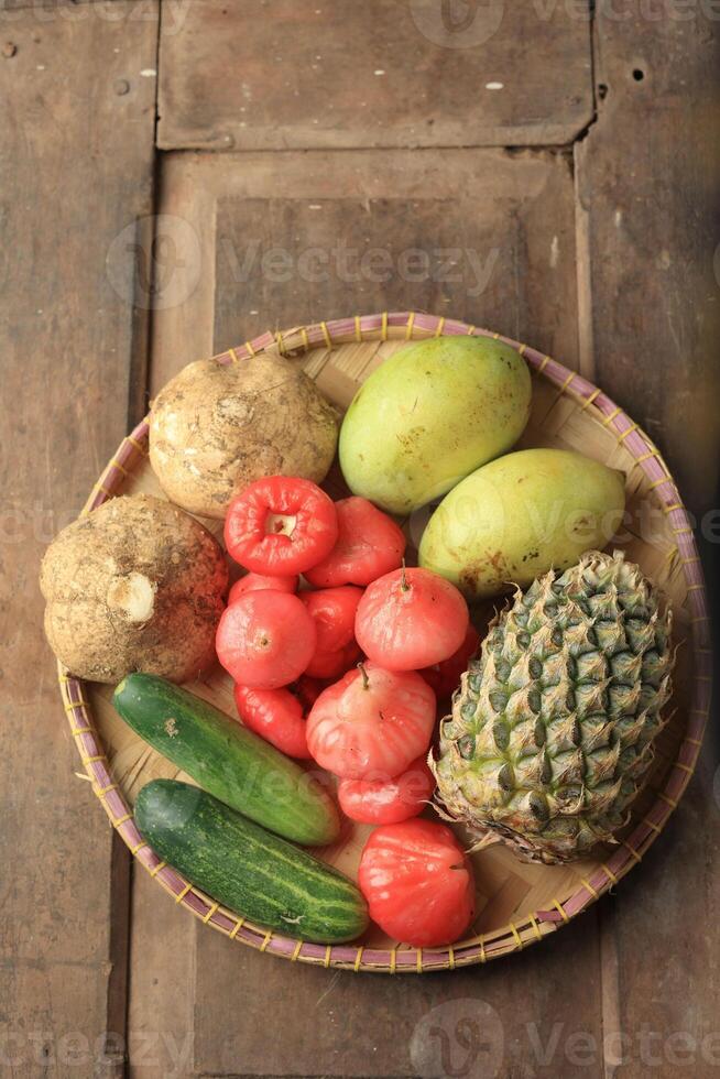 ingrediënten maken rujak Indonesisch fruit salade foto