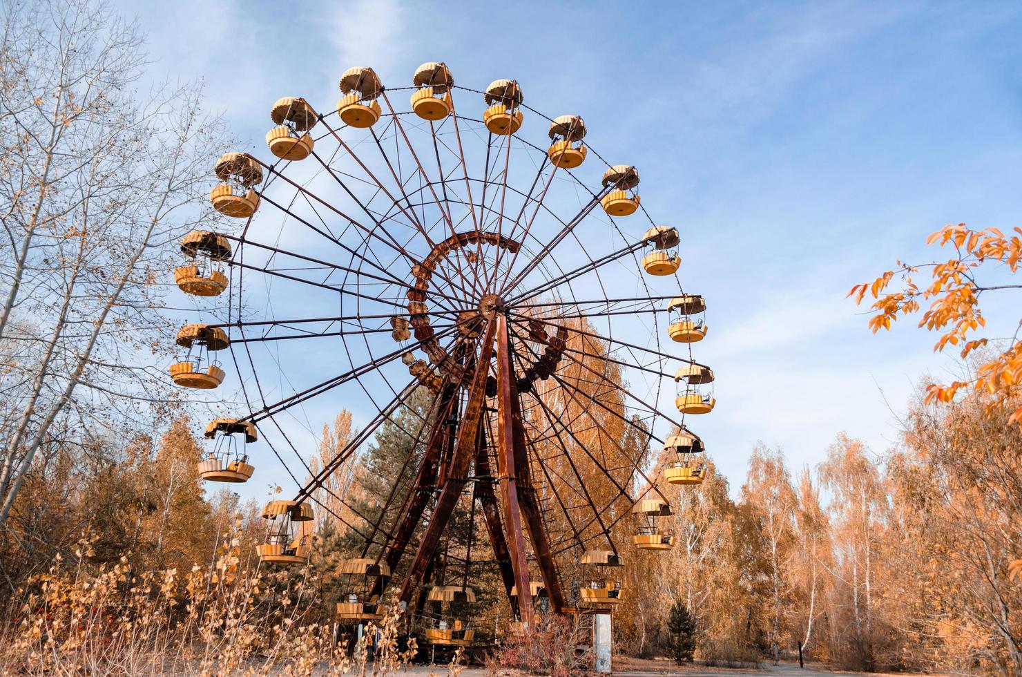 pripyat, oekraïne, 2021 - reuzenrad in Tsjernobyl foto