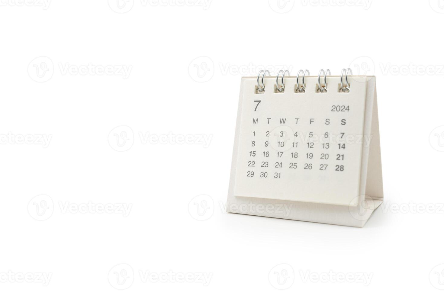 gemakkelijk bureau kalender voor juli 2024 geïsoleerd Aan wit achtergrond. kalender concept met kopiëren ruimte. knipsel pad. foto