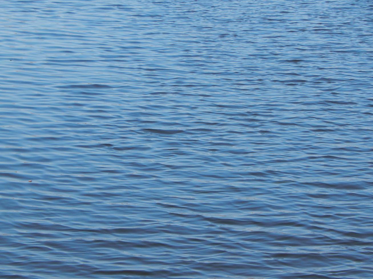 textuur van water in een rivier foto