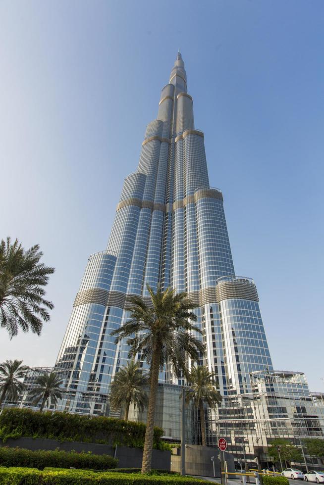 dubai, Verenigde Arabische Emiraten, 7 mei 2015 - uitzicht op burj khalifa in dubai. deze wolkenkrabber is met 828 m het hoogste door mensen gemaakte bouwwerk dat ooit is gebouwd. foto