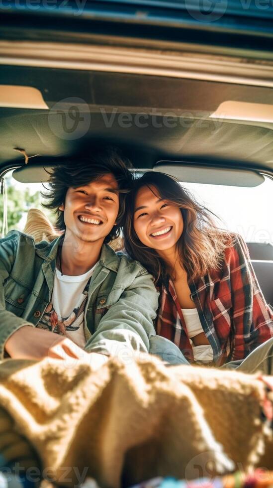 ai generatief gelukkig paar van geliefden nemen een selfie Bij auto reis foto