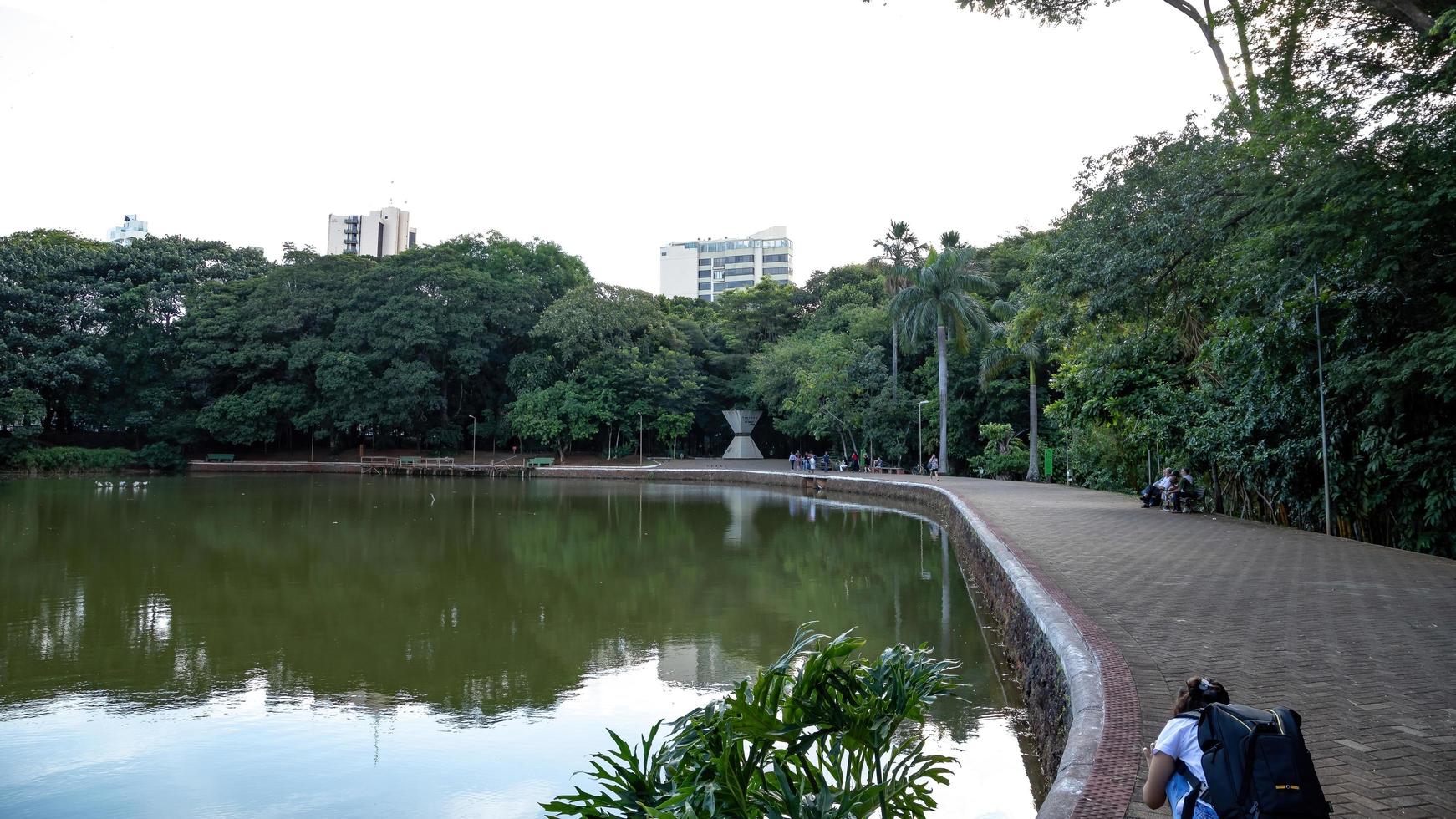 goiania, goias, brazilië, 2019 - buritis-meer in goiania foto