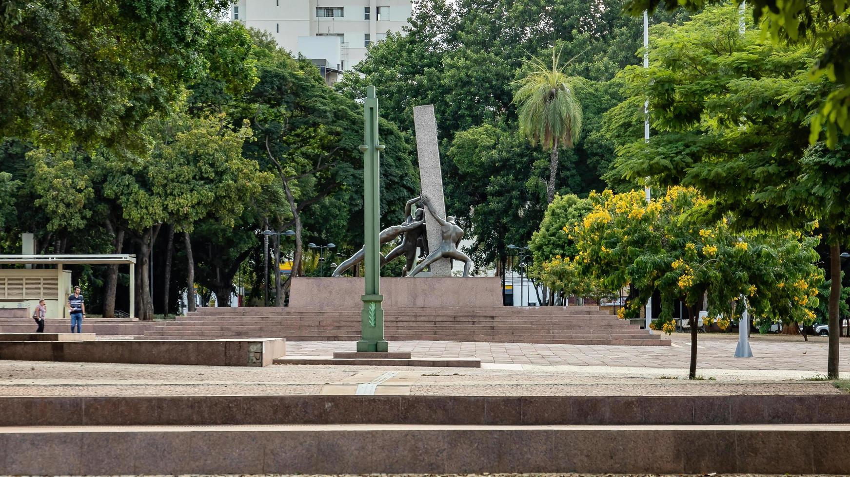 goiania, goias, brazilië, 2019 - monument voor de drie races foto