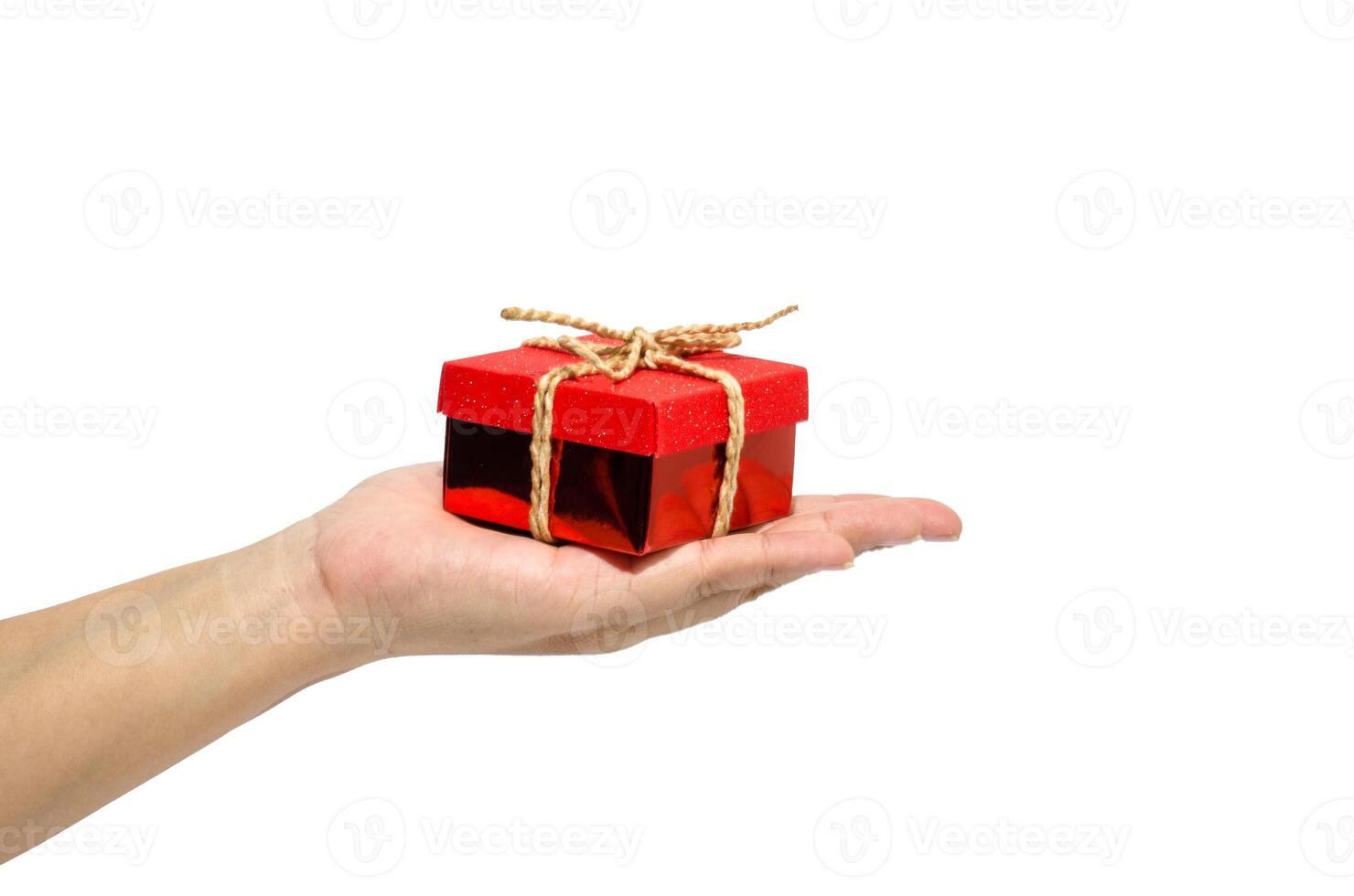 klein geschenk doos in vrouw hand- foto