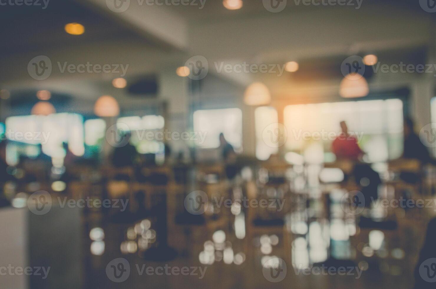 wazig afbeeldingen in overschaduwd en bokeh koffie winkels dat Doen niet focus. foto