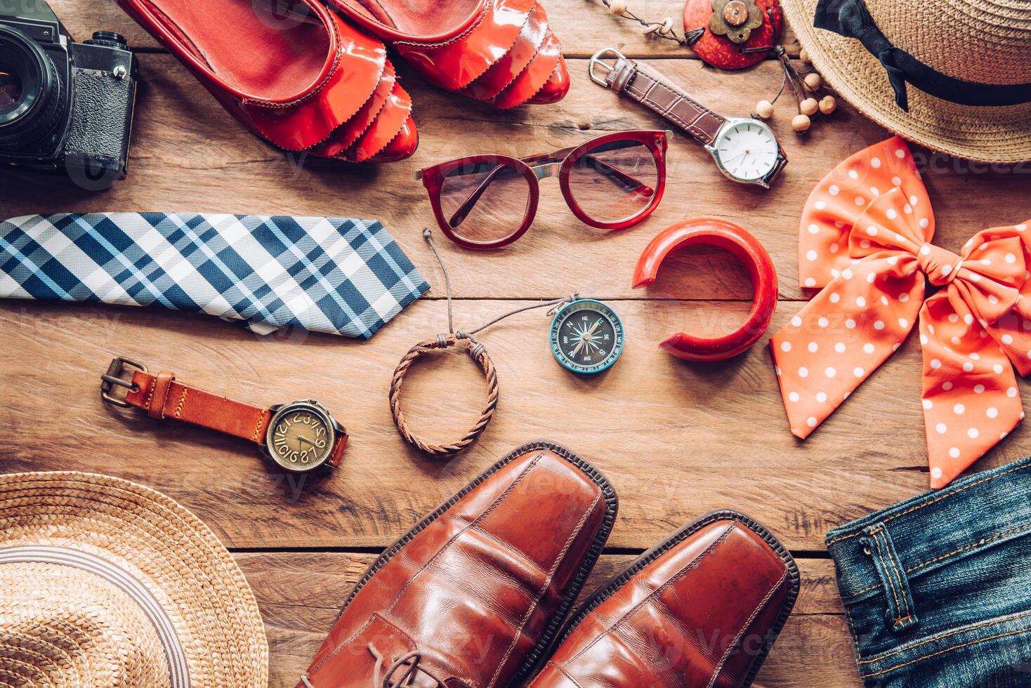 kleding en accessoires voor mannen en Dames klaar voor reizen - leven stijl foto