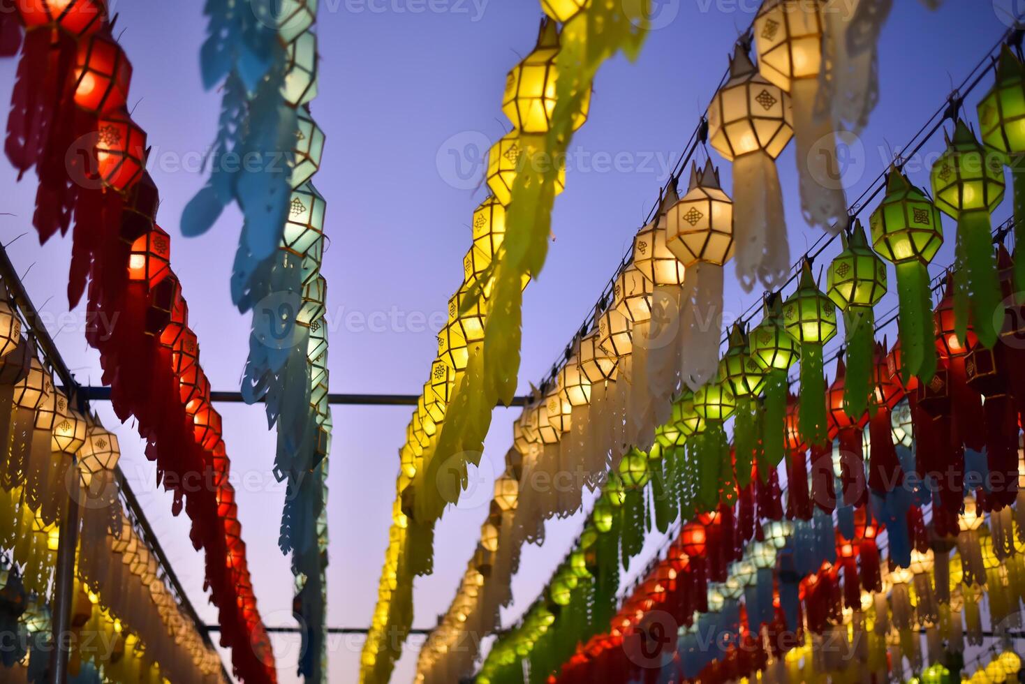 lantaarns voor beide Thais en Chinese geluk festivals foto