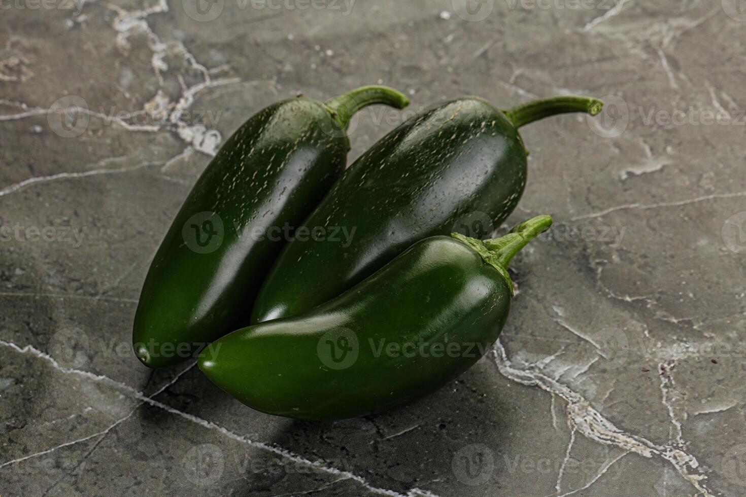 rauw groen Mexicaans jalapeno peper foto