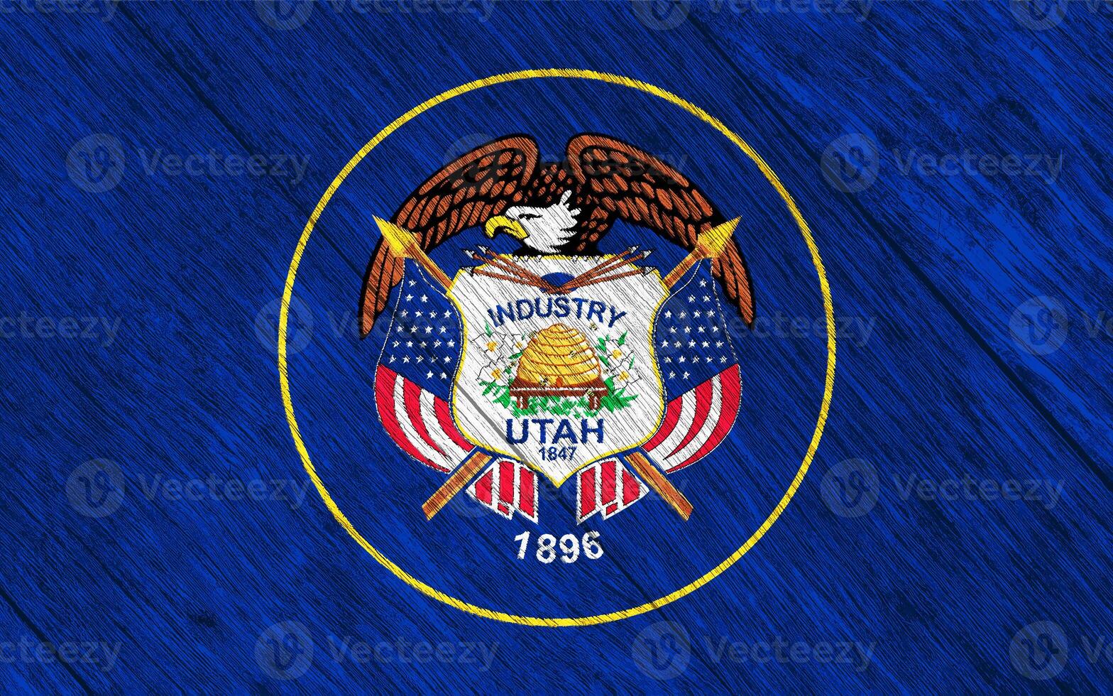 vlag van Utah Verenigde Staten van Amerika staat Aan een getextureerde achtergrond. concept collage. foto