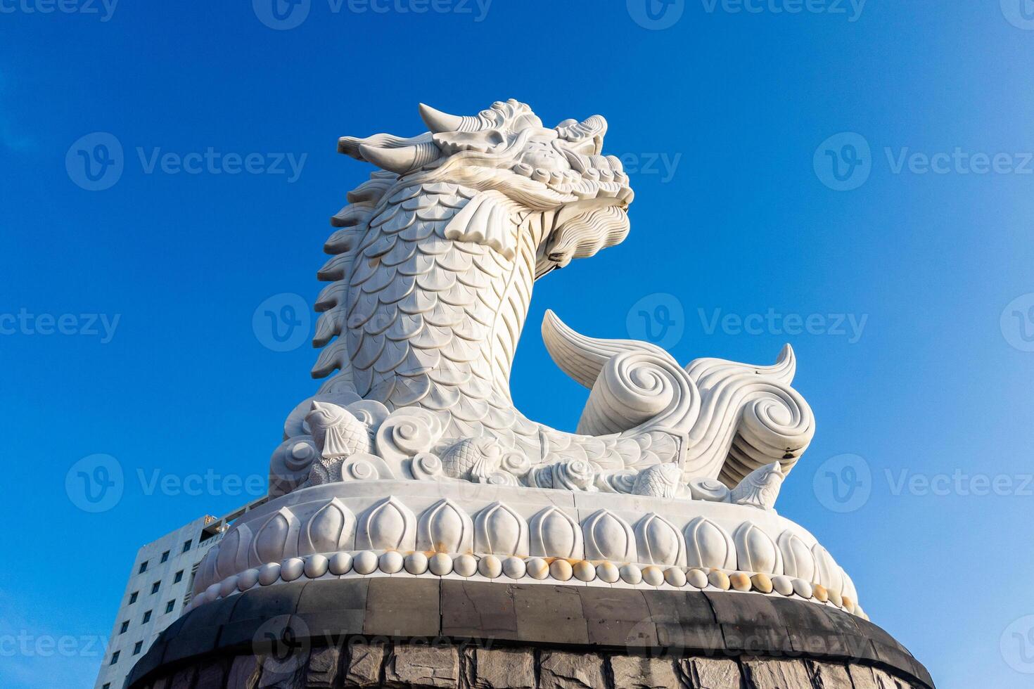 draak karper standbeeld, de iconisch mijlpaal van danang in Vietnam foto