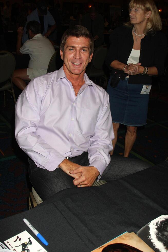 los angeles - jul 24 Joe lando Bij de Hollywood tonen Bij Mariott hotel Aan 24 juli, 2010 in burbank, ca foto