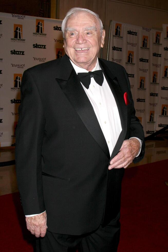 ernest borgnine aankomen naar de Hollywood film festival prijzen gala Bij de Beverly hilton hotel in Beverly heuvels, ca Aan oktober 27, 2008 foto