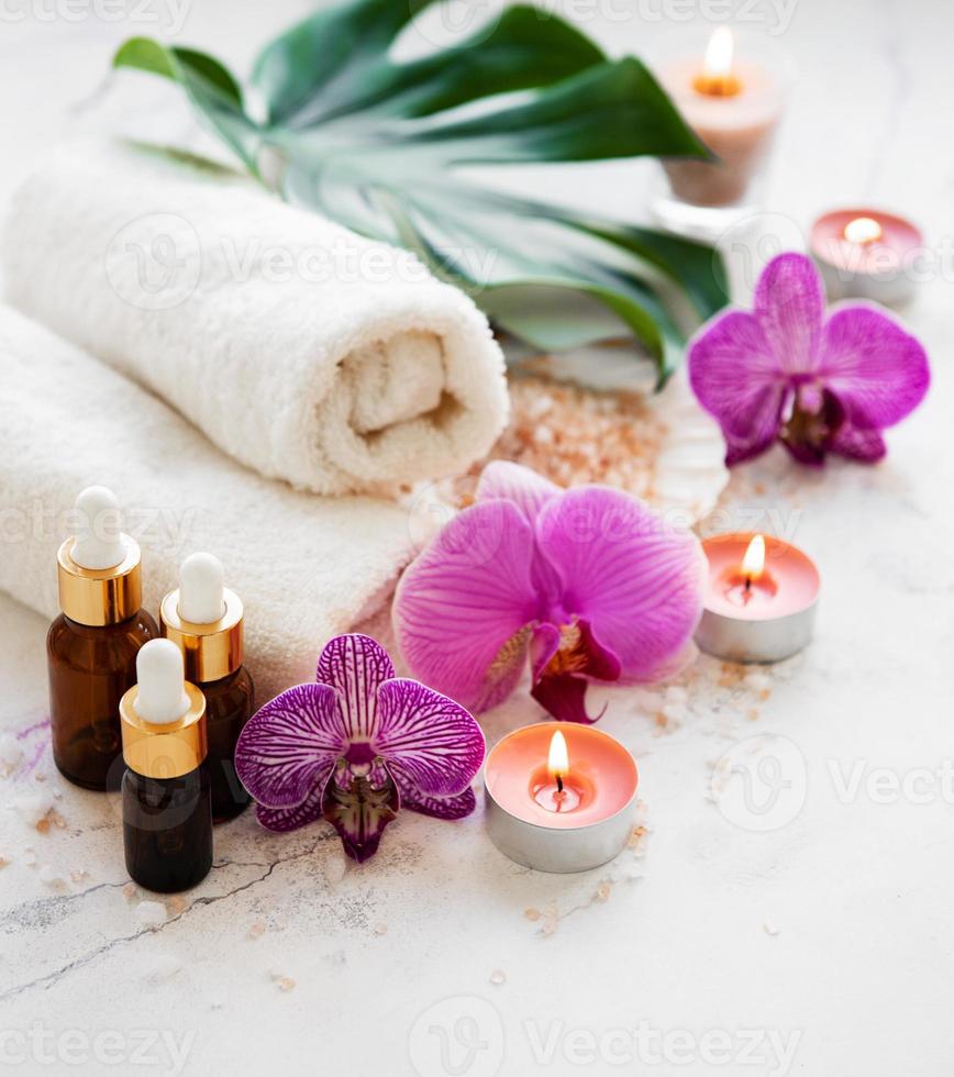 spa producten met orchideeën foto