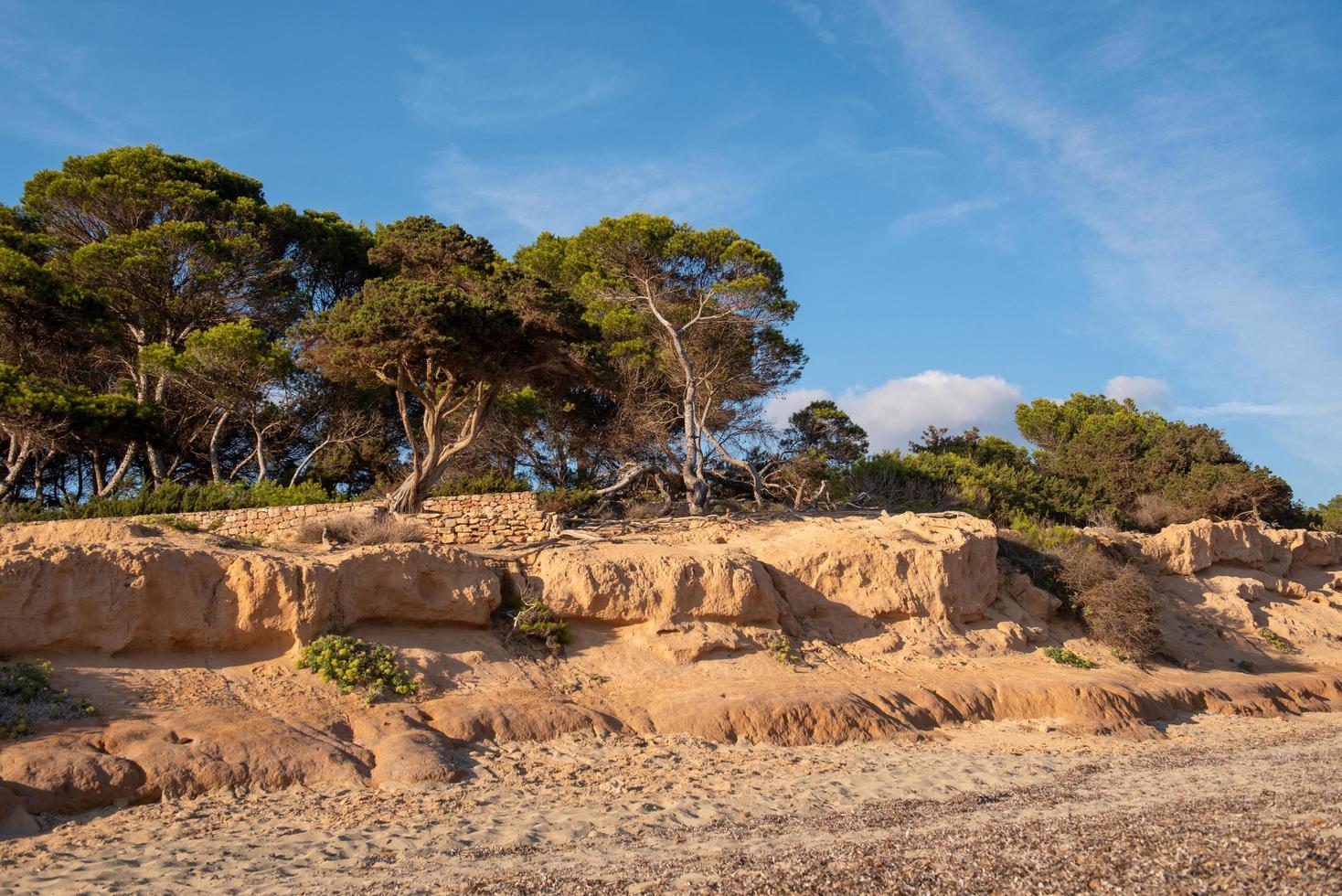 mooi mal pas strand op het eiland formentera in de balearen in spanje. foto