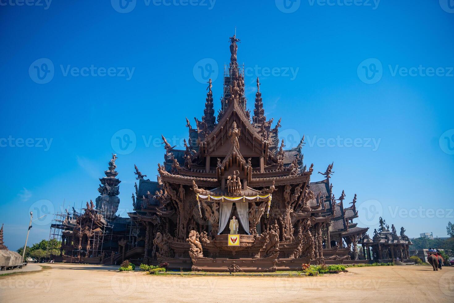 heiligdom van waarheid houten tempel in pattaya Thailand is een gigantisch hout bouw gelegen Bij de kaap van naklua pattaya stad. heiligdom van waarheid tempel. foto