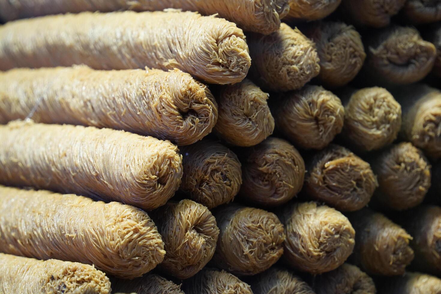 Turks baklava met pistache traditioneel poef snoep zoet foto