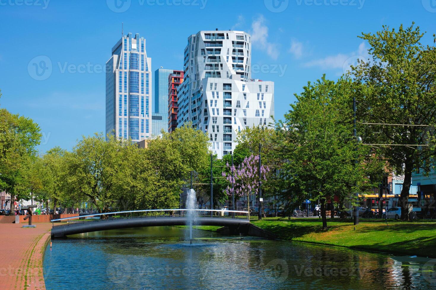 Rotterdam stadsgezicht met modern huizen foto