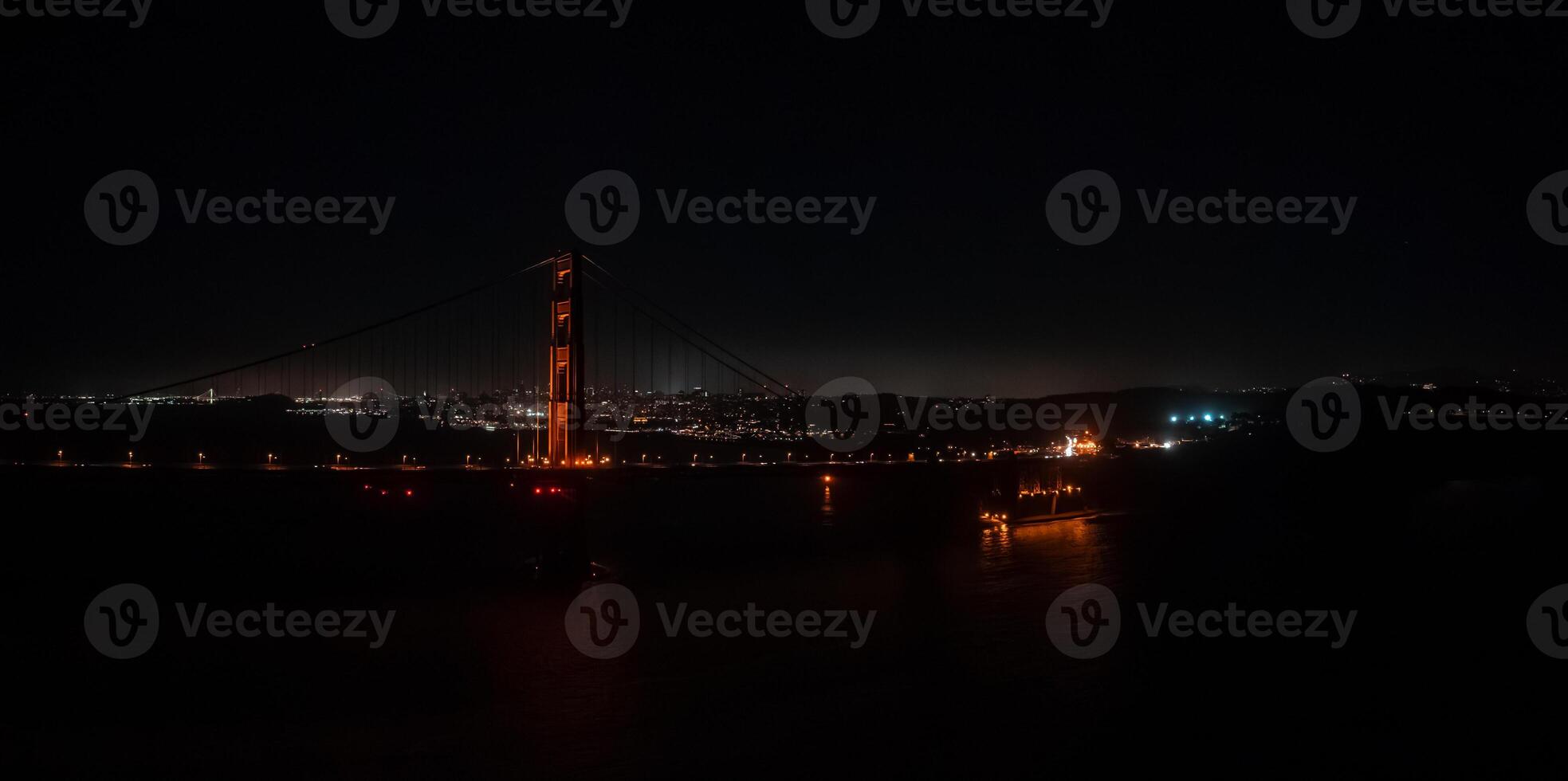 beroemd gouden poort brug, san francisco Bij nacht, Verenigde Staten van Amerika foto