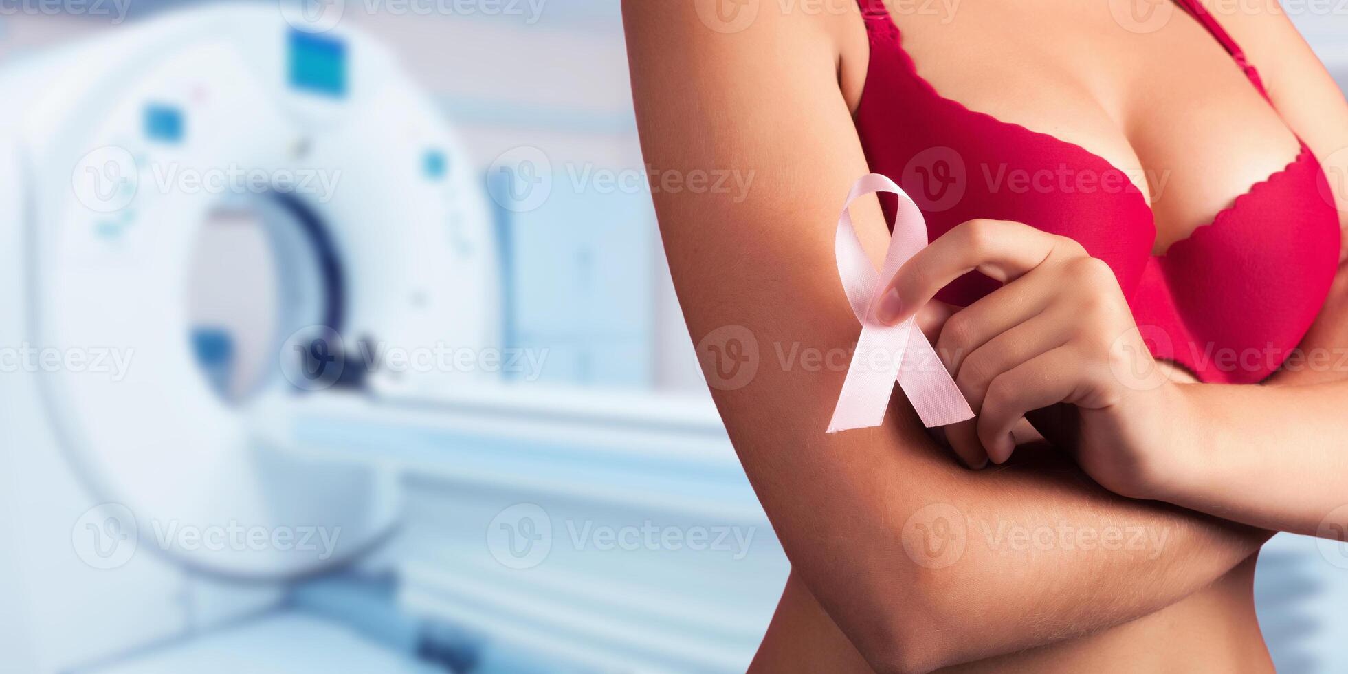 roze lint voor borst kanker bewustzijn. ondersteuning mensen leven met tumor ziekte. foto
