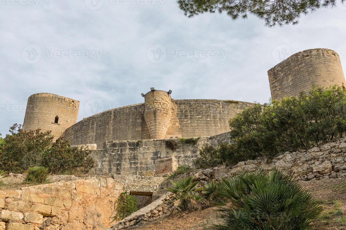 bellver kasteel castillo toren in majorca op palma de mallorca balearen foto