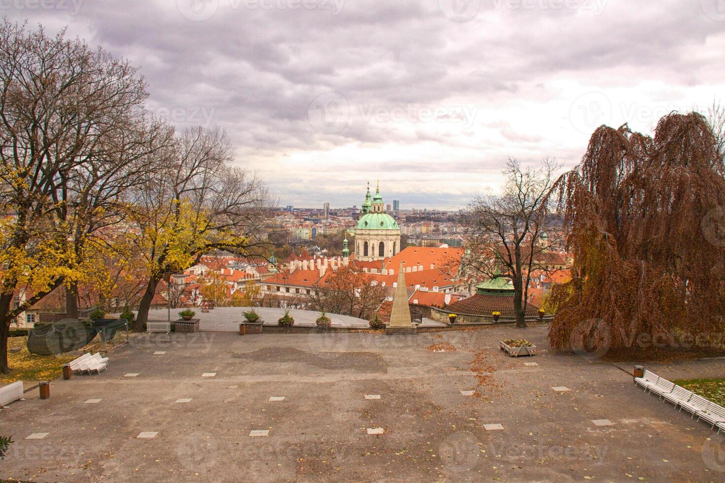 uitzicht op de oude stad van Praag foto