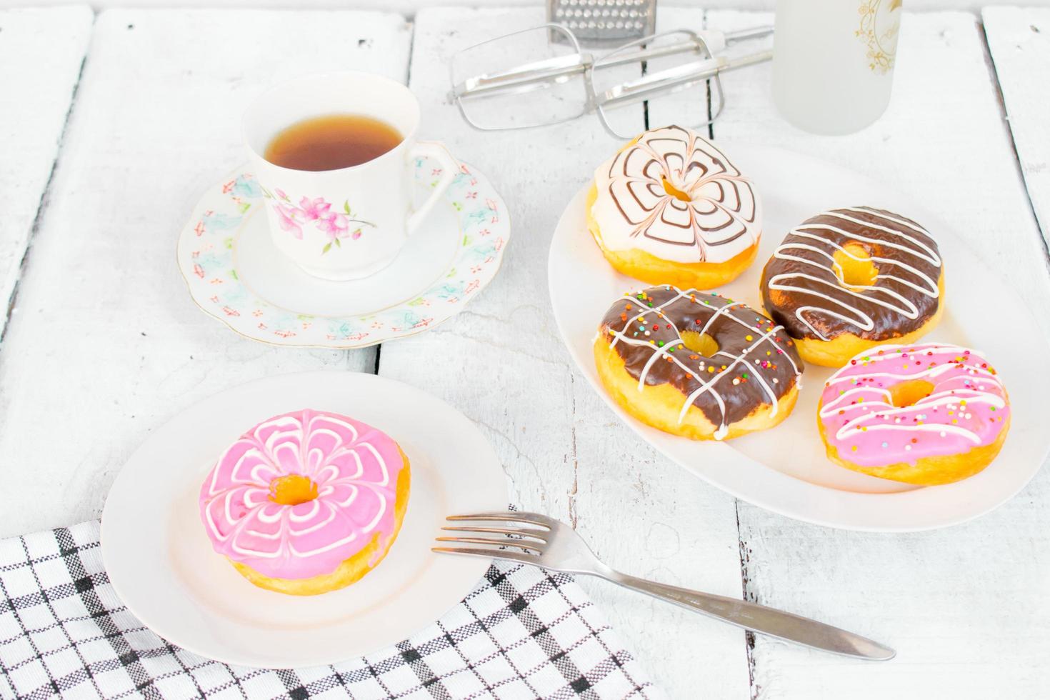 heerlijke en mooie chocolade donuts foto