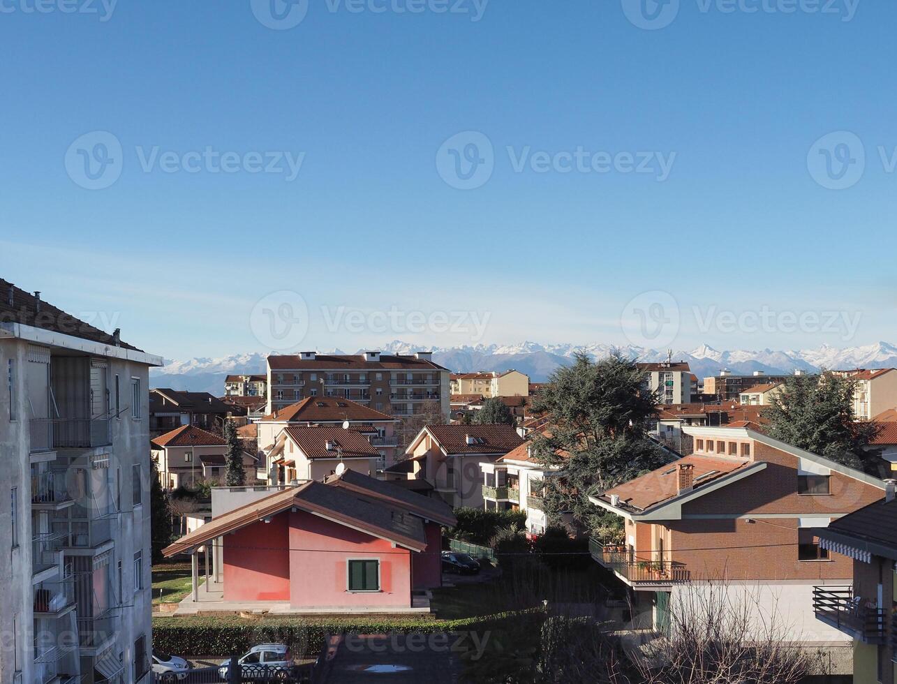 horizon visie van de stad van settimo torinese foto