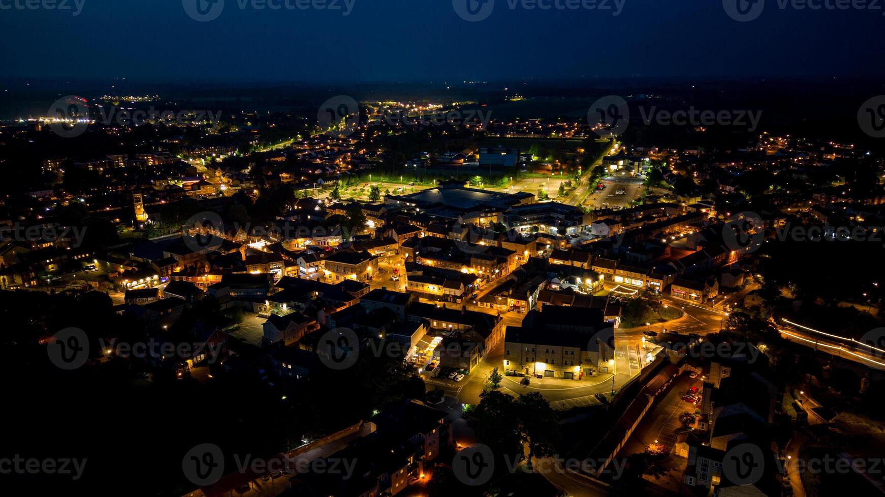 antenne visie van de stad- gedurende de nacht foto